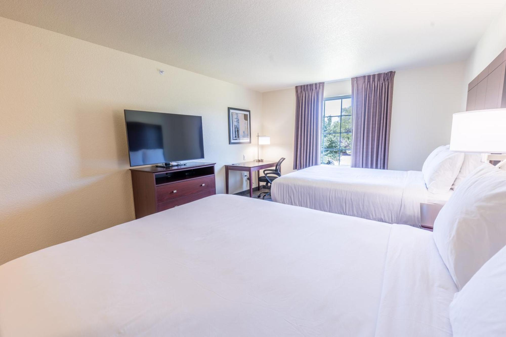 Cobblestone Inn & Suites - Winters Экстерьер фото