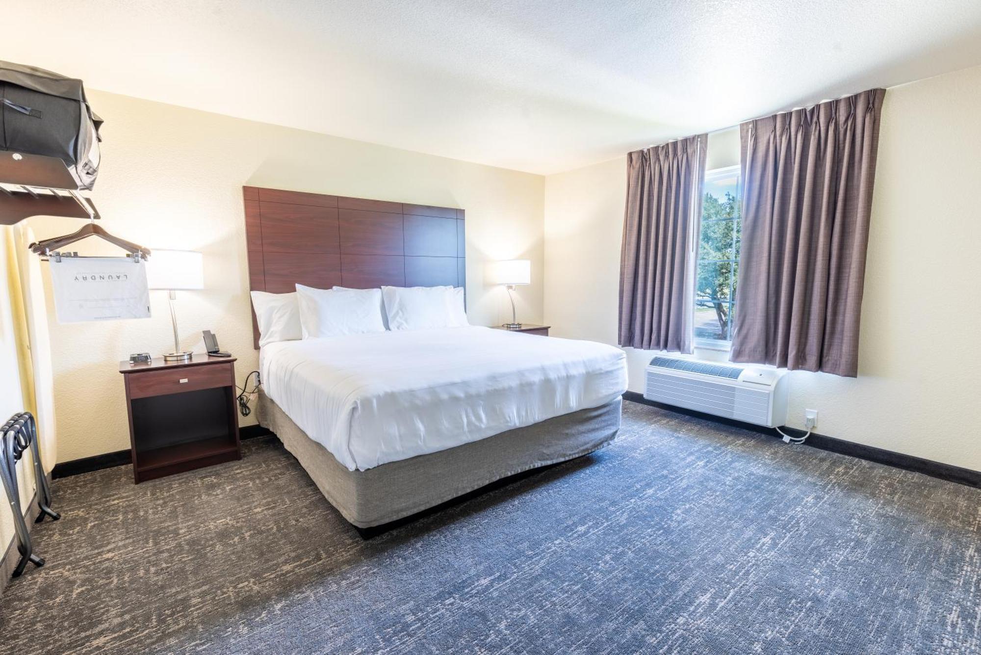 Cobblestone Inn & Suites - Winters Экстерьер фото